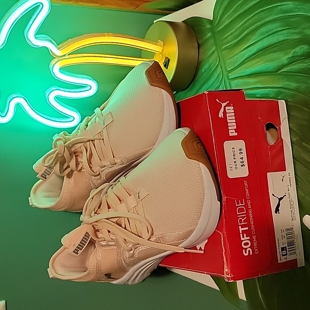🚨FINAL! 🆕️Puma Blush Sneakers 💗